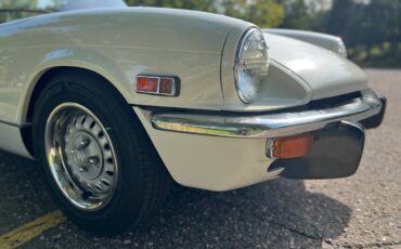 Triumph-spitfire-1980-white-10