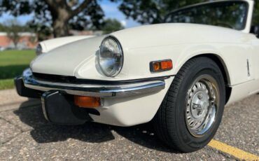 Triumph-spitfire-1980-white-11