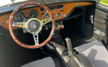 Triumph-spitfire-1980-white-12