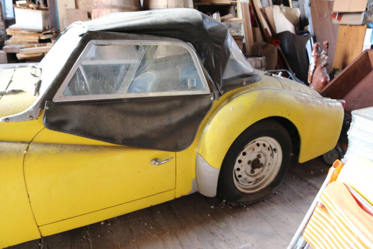 Triumph-tr-3b-1963-yellow-6