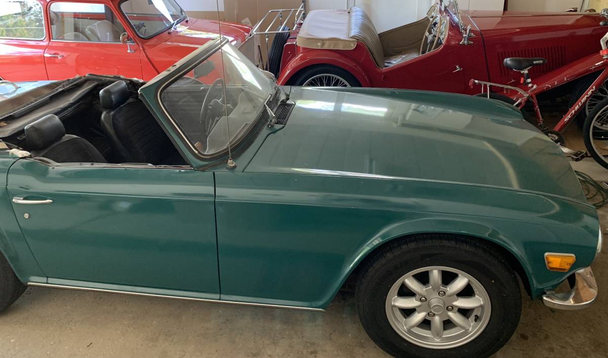 Triumph-tr-6-1973-green-5