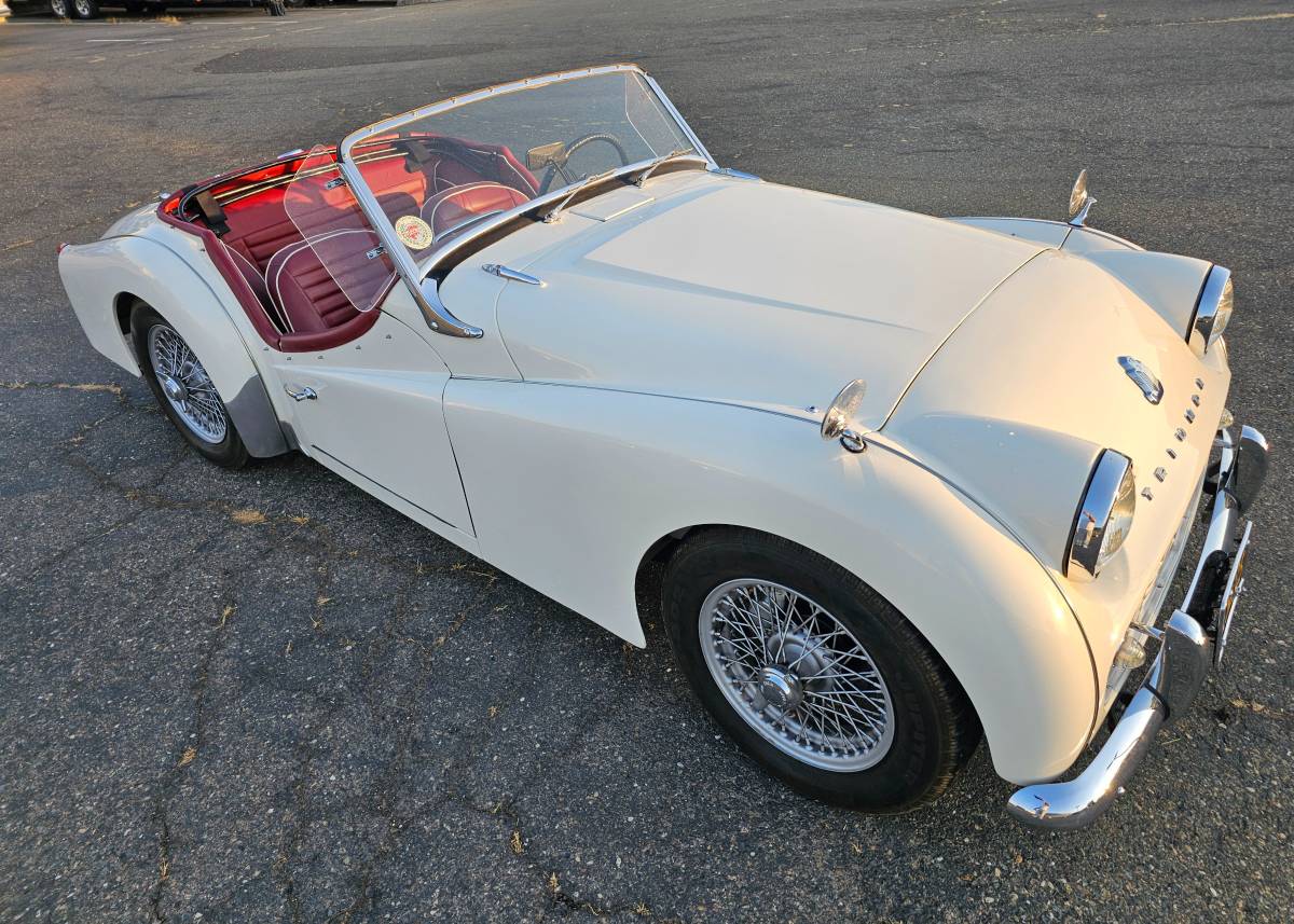 Triumph-tr3-1963-white-1