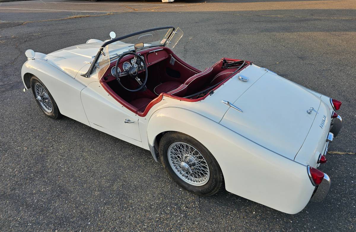 Triumph-tr3-1963-white-2