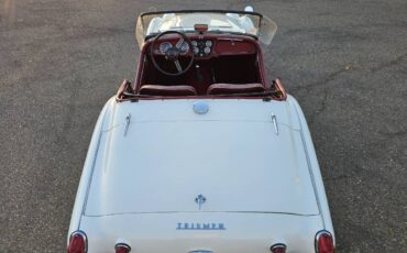 Triumph-tr3-1963-white-23
