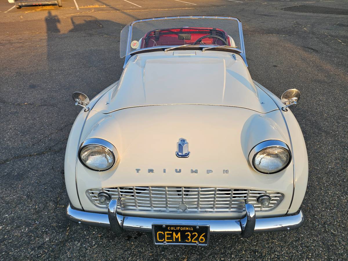 Triumph-tr3-1963-white-24