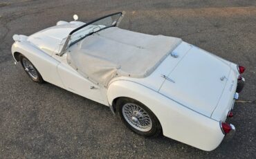 Triumph-tr3-1963-white-25