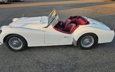 Triumph-tr3-1963-white-4
