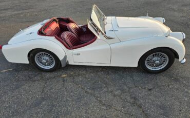 Triumph-tr3-1963-white-5