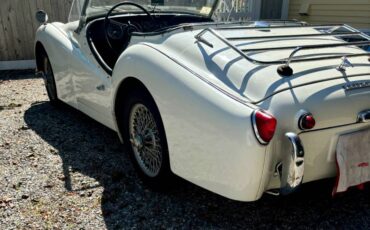 Triumph-tr3-roadster-1959-white-1