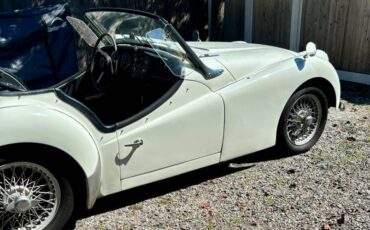 Triumph-tr3-roadster-1959-white-13
