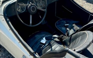 Triumph-tr3-roadster-1959-white-3