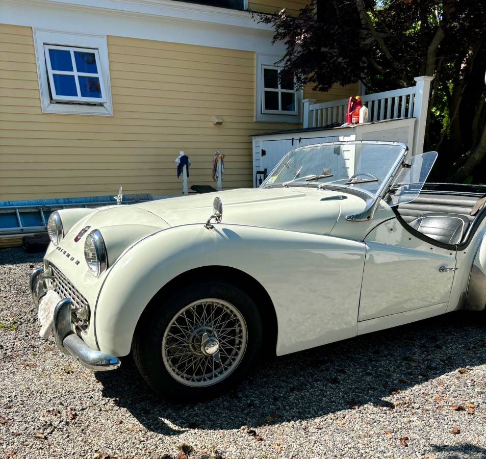 Triumph-tr3-roadster-1959-white-7