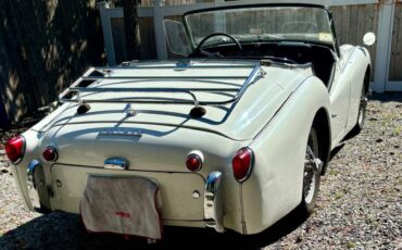 Triumph-tr3-roadster-1959-white-8