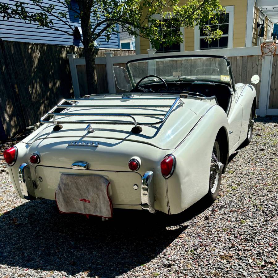 Triumph-tr3-roadster-1959-white-8