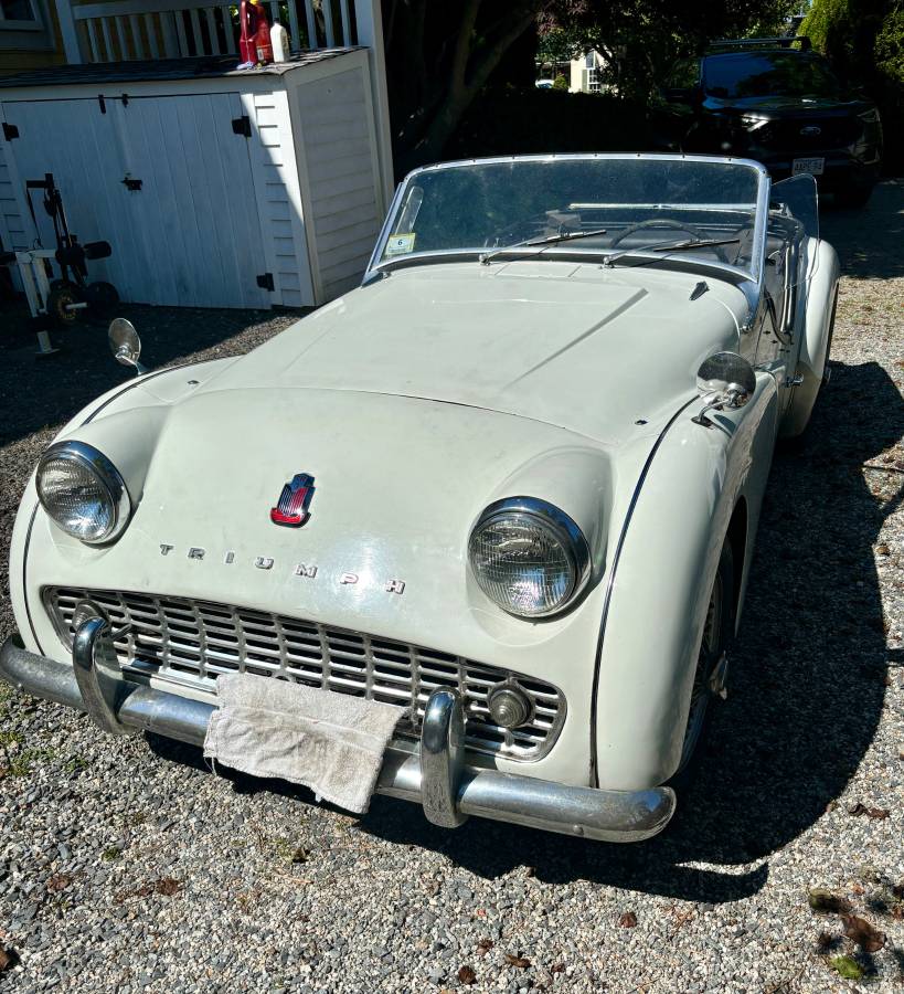 Triumph-tr3-roadster-1959-white