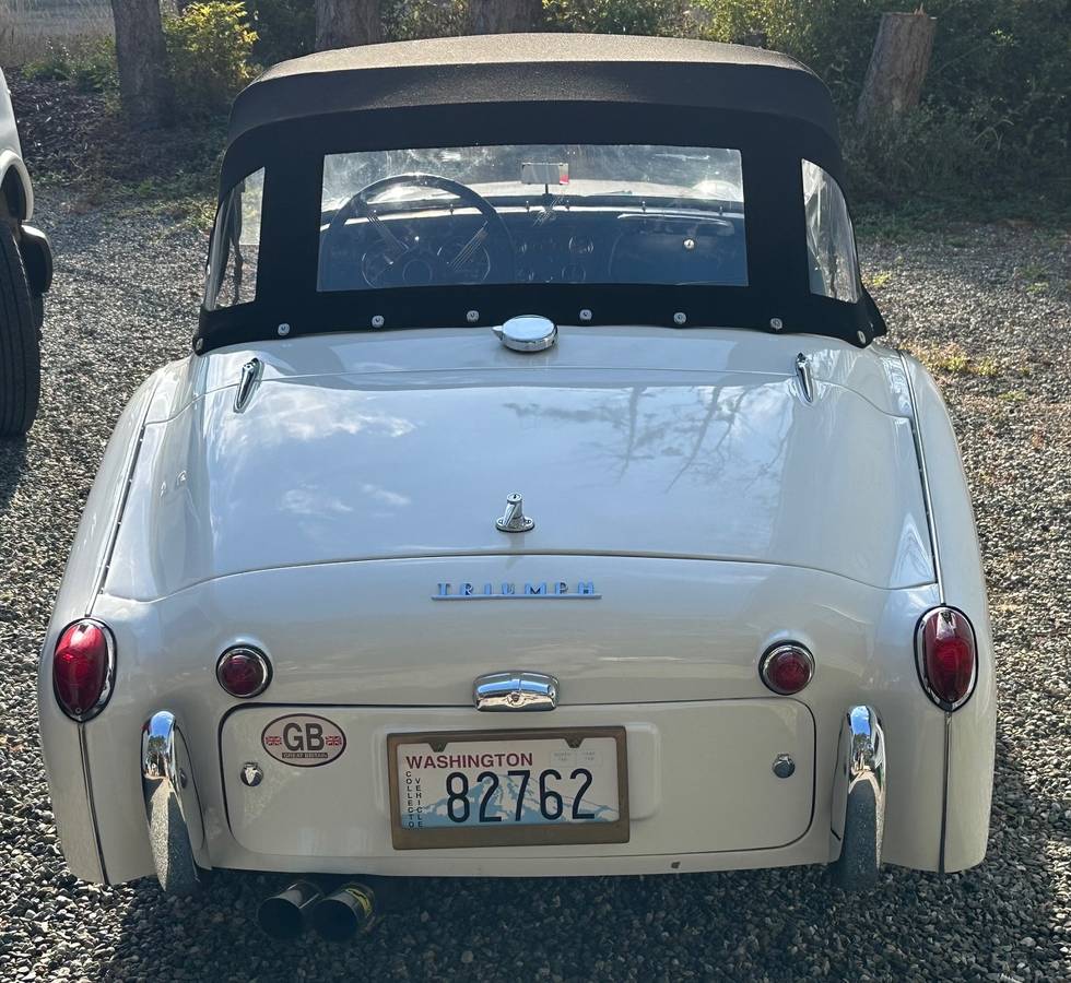 Triumph-tr3a-1961-white-2