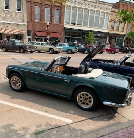 Triumph-tr4a-irs-1967-green-4