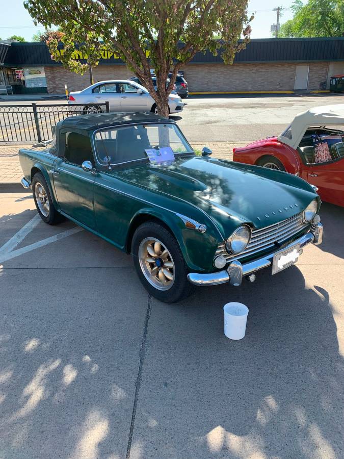 Triumph-tr4a-irs-1967-green