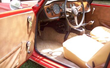 Triumph-tr6-1971-5