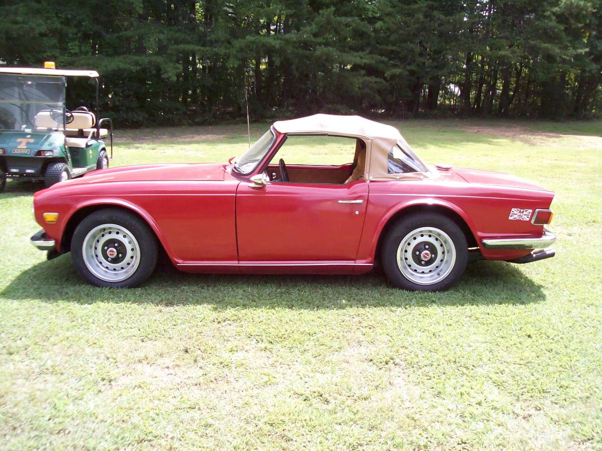 Triumph-tr6-1971-7