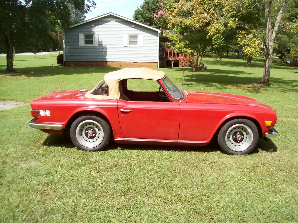 Triumph-tr6-1971