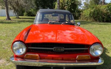 Triumph-tr6-1972-red-10