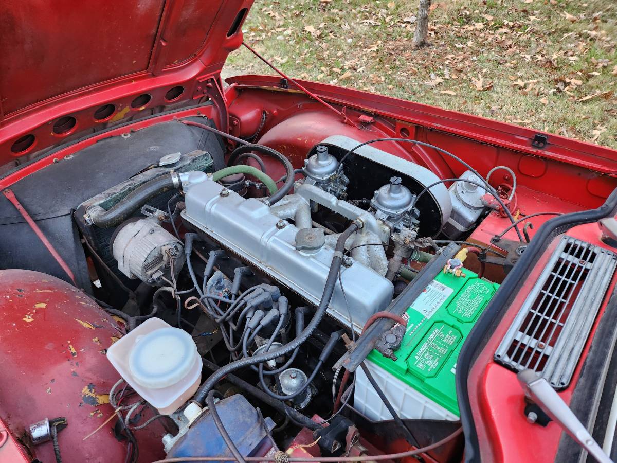 Triumph-tr6-1972-red-10