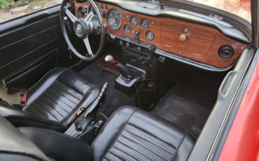 Triumph-tr6-1972-red-15