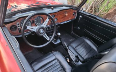 Triumph-tr6-1972-red-16