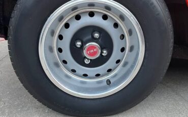 Triumph-tr6-1972-red-19