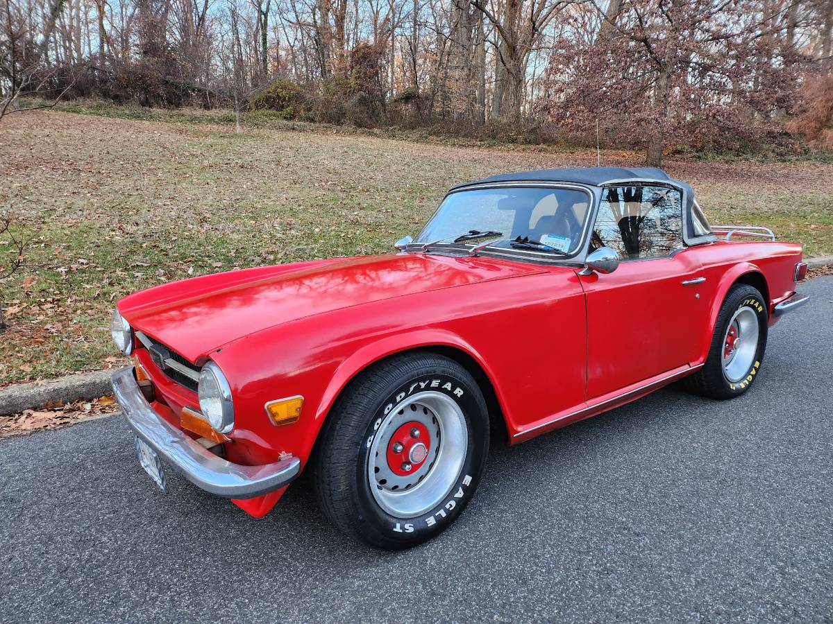 Triumph-tr6-1972-red
