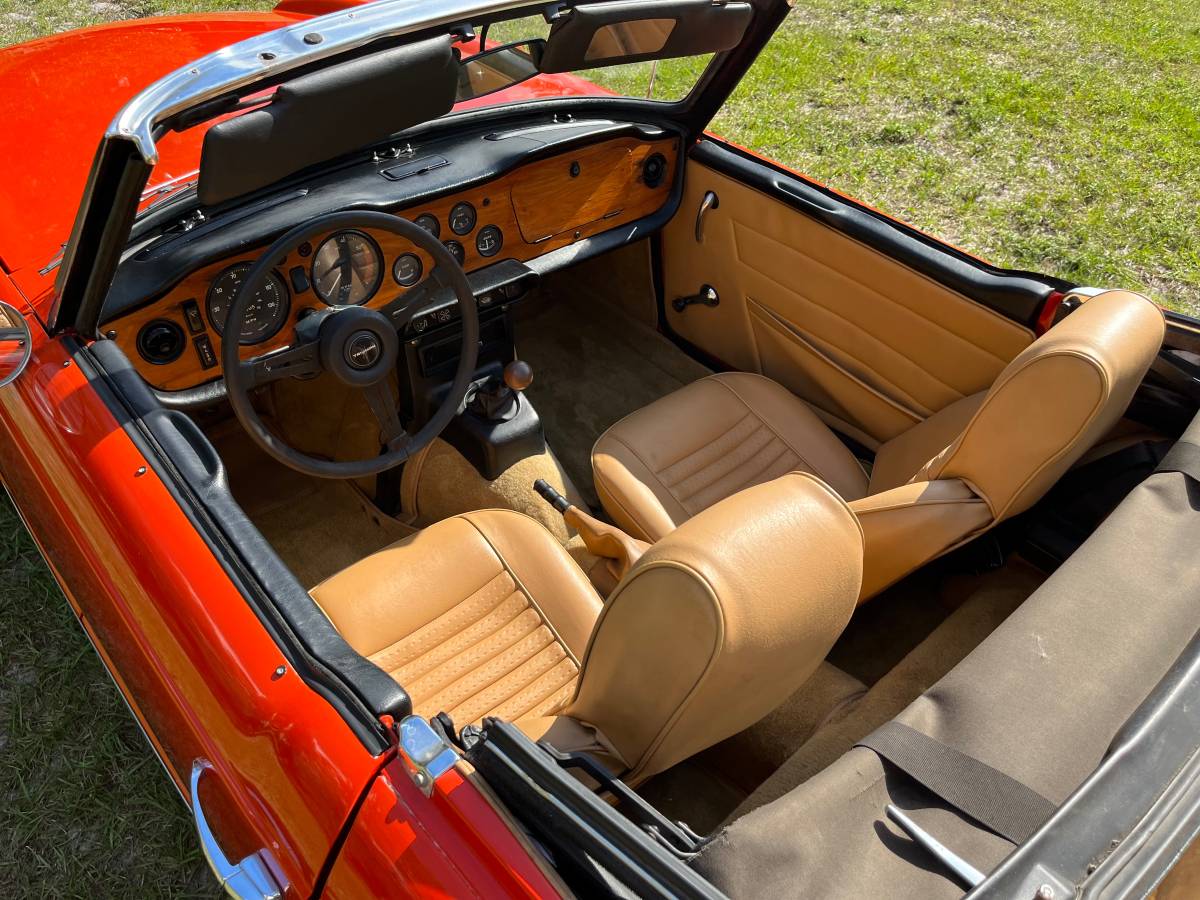 Triumph-tr6-1972-red-4