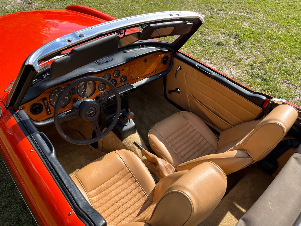 Triumph-tr6-1972-red-5