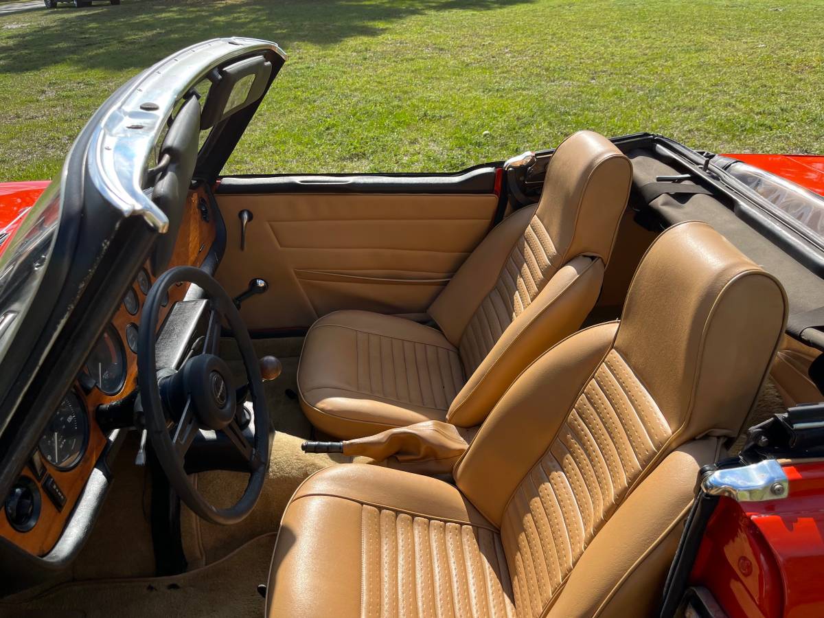 Triumph-tr6-1972-red-6