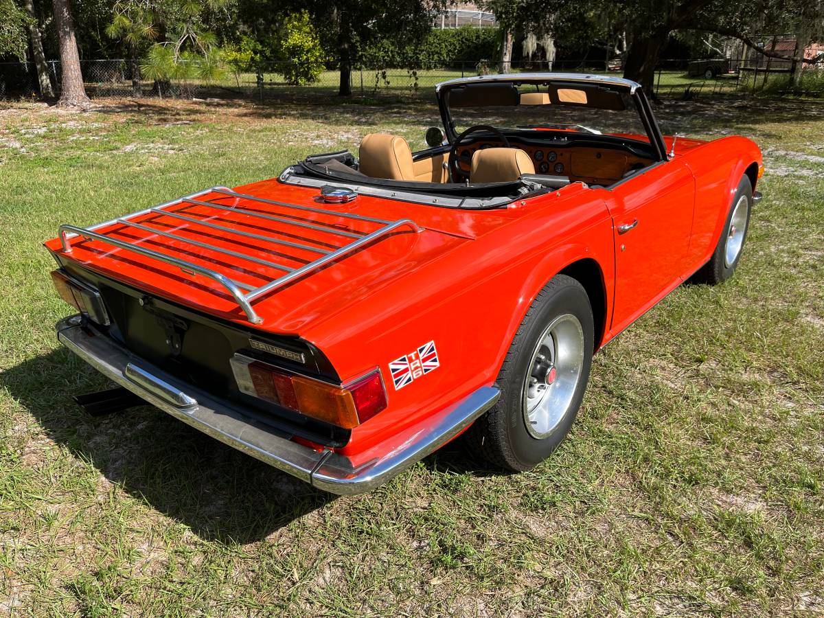 Triumph-tr6-1972-red-7