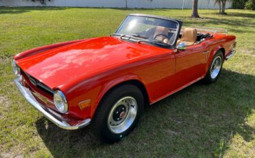 Triumph-tr6-1972-red-8