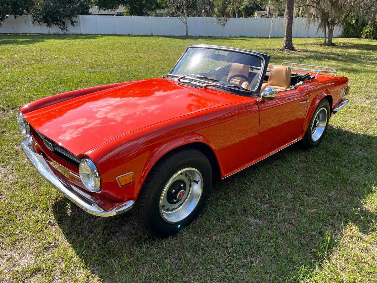 Triumph-tr6-1972-red-8