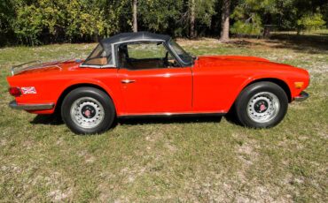 Triumph-tr6-1972-red-9