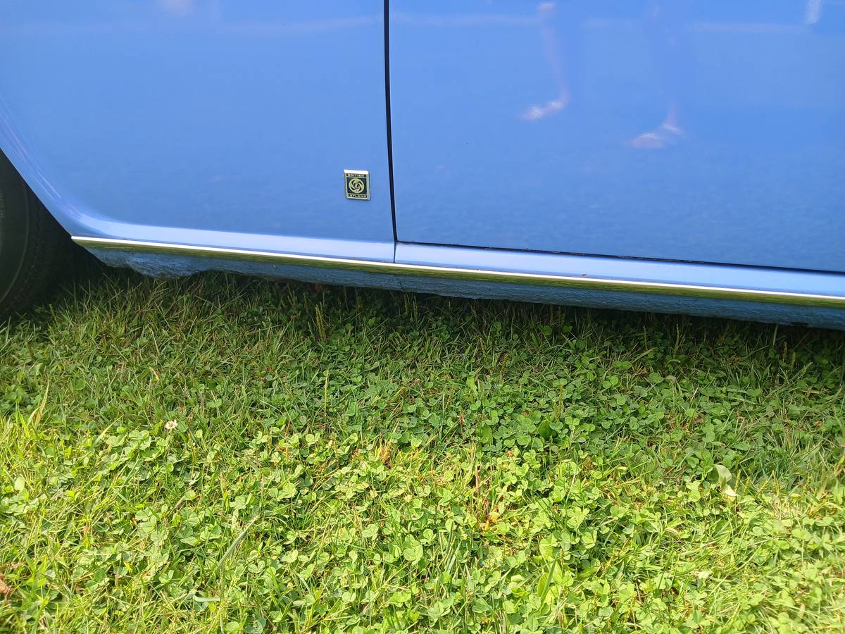 Triumph-tr6-1973-blue-7