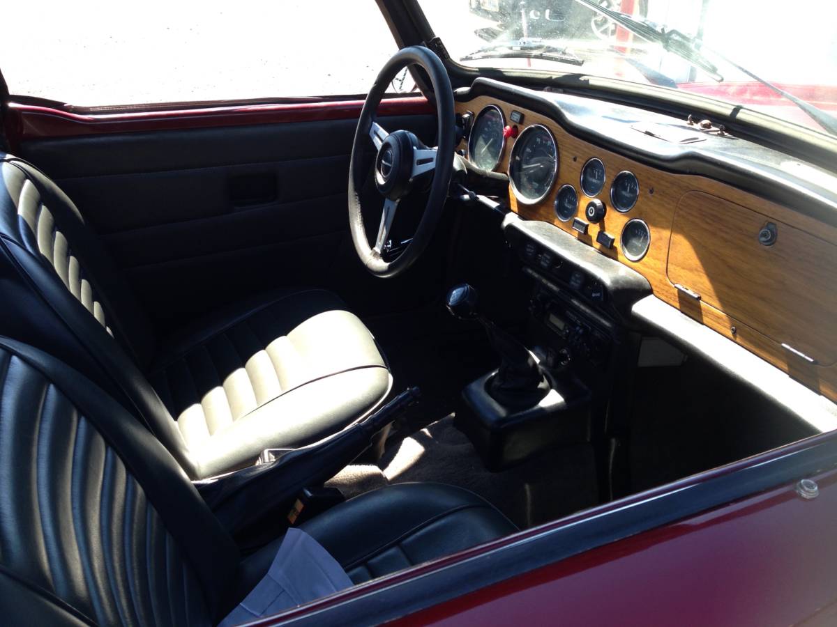 Triumph-tr6-1974-10
