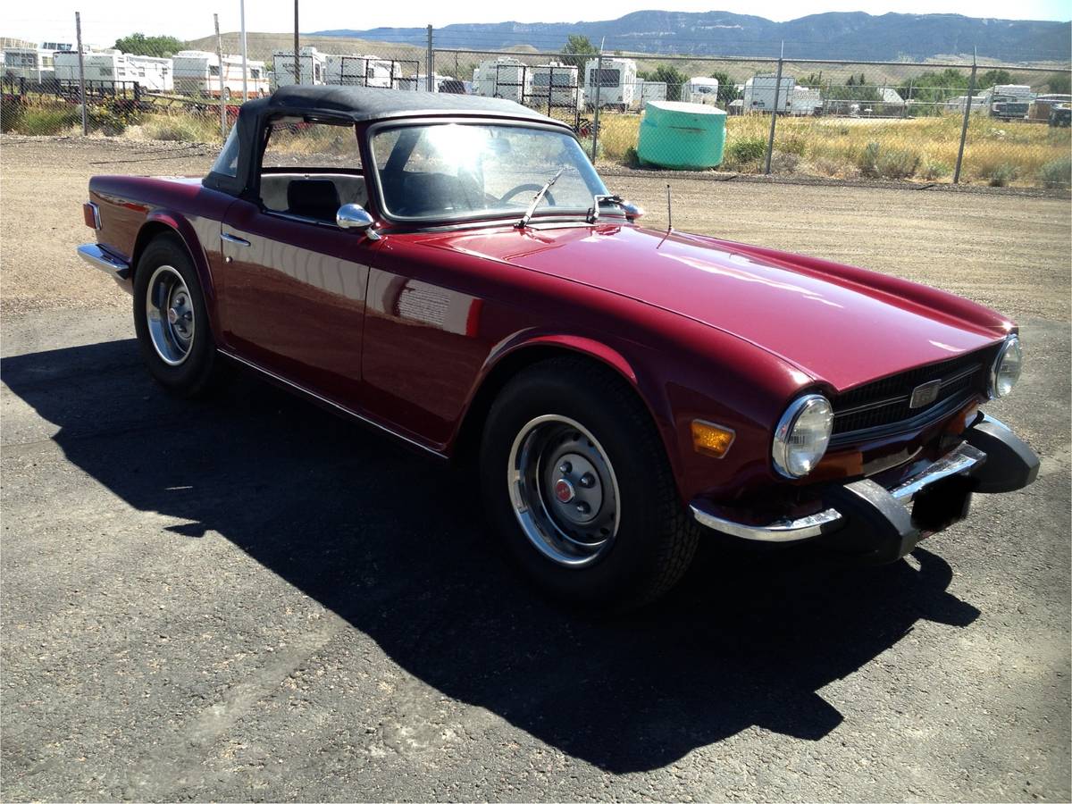 Triumph-tr6-1974-11