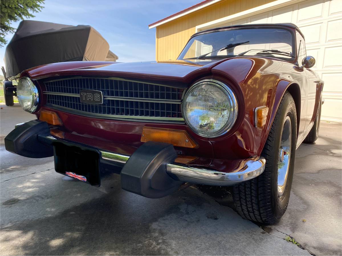 Triumph-tr6-1974-16