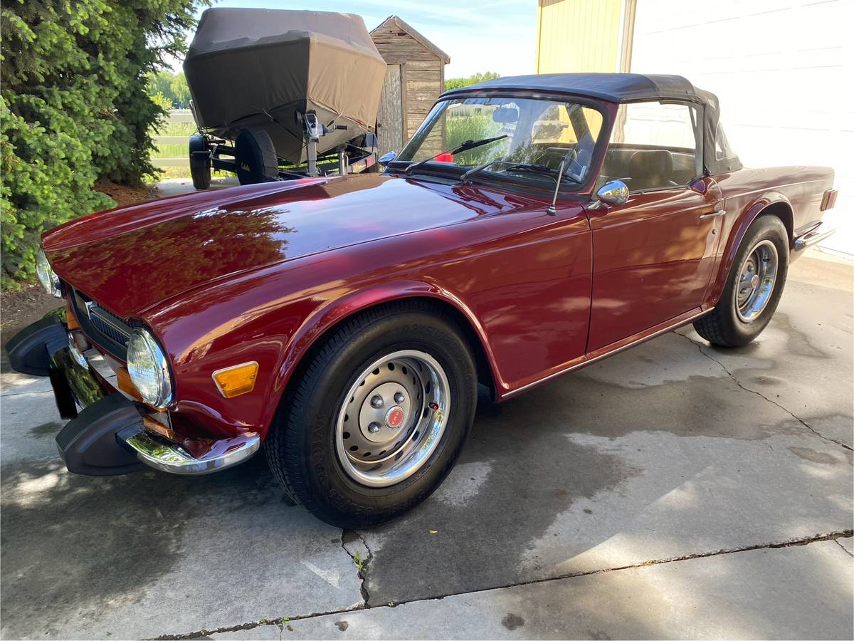 Triumph-tr6-1974-5