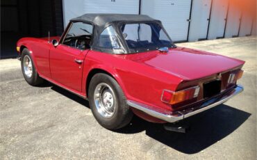 Triumph-tr6-1974-8