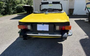 Triumph-tr6-1974-yellow-3
