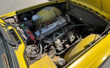 Triumph-tr6-1974-yellow-5