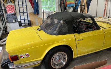 Triumph-tr6-1974-yellow-9