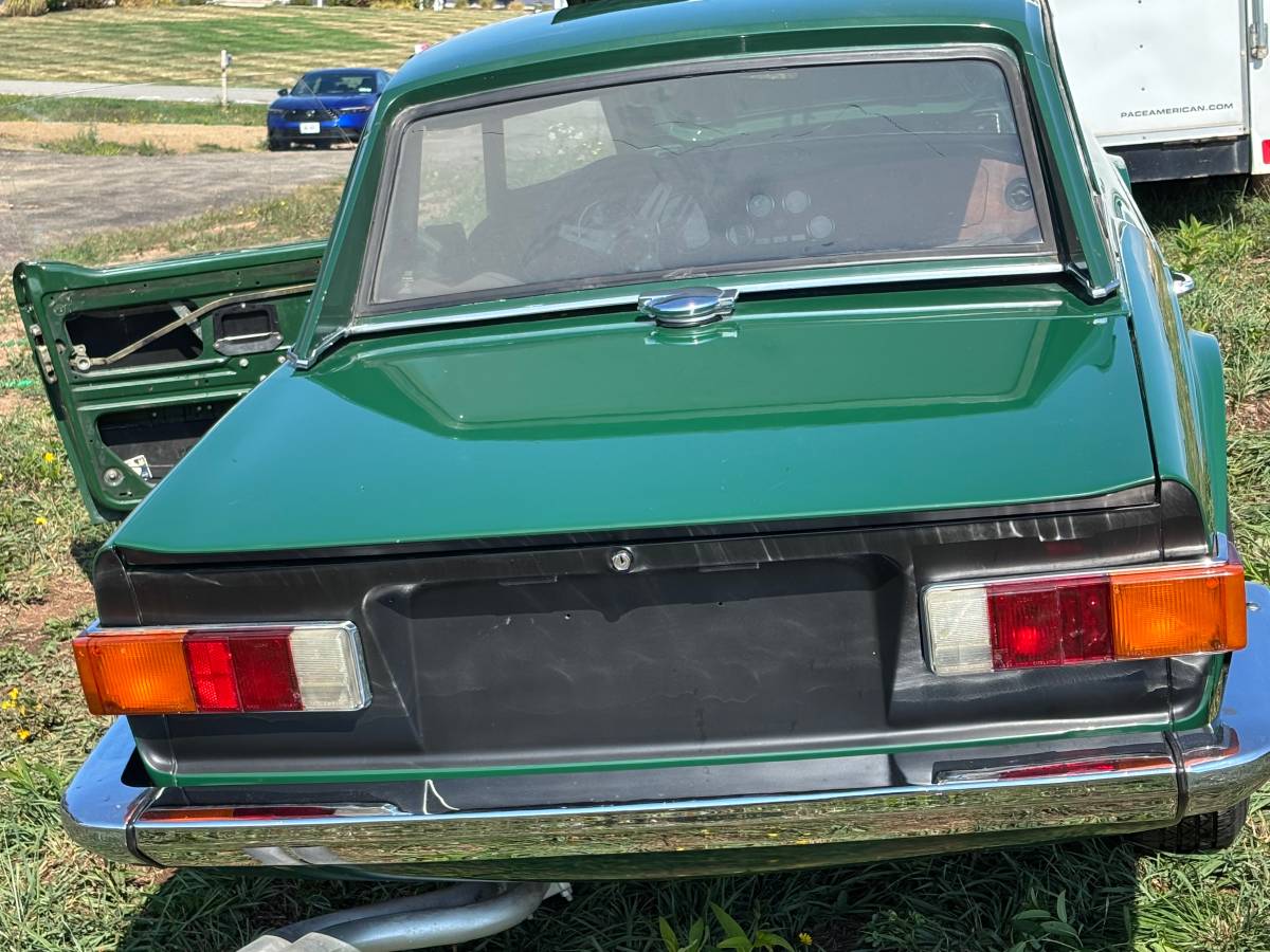 Triumph-tr6-1975-green-14