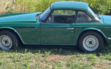 Triumph-tr6-1975-green