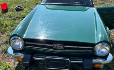 Triumph-tr6-1975-green-8